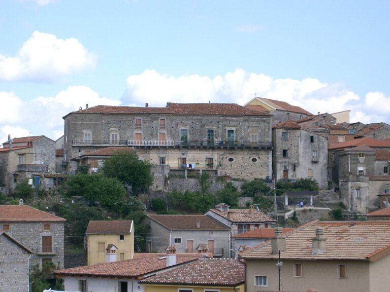 castel ruggero