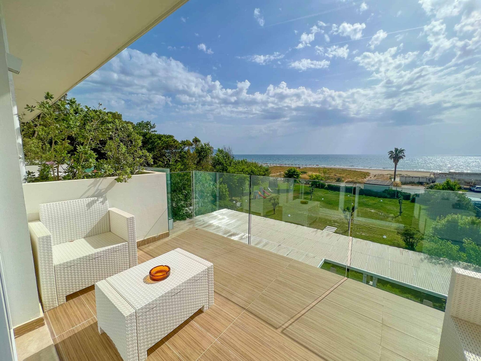Strand Hotel Artemide Mare 33 passi dalla spiaggia